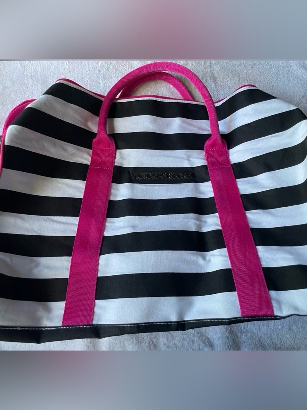 Victoria’s Secret Black & White Stripe Duffel Bag – EUC - Picture 2 of 5